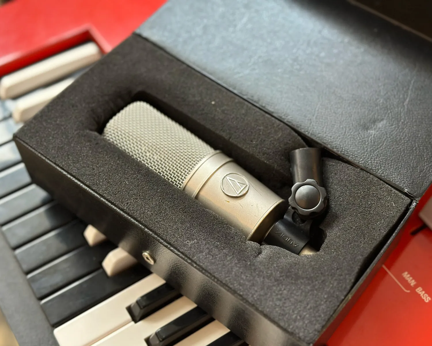 Audio-Technica AT4047 SV
