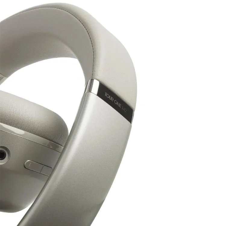 JBL Tour One M2 | Écouteurs circum-auriculaires - Sans fil - Bluetooth - Réduction de Bruit Adaptative - Champagne
