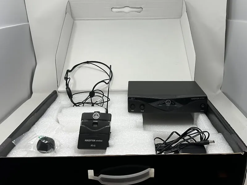 Microphone AKG WMS45 Perception Sports Wireless Headset Microphone System (Band A)