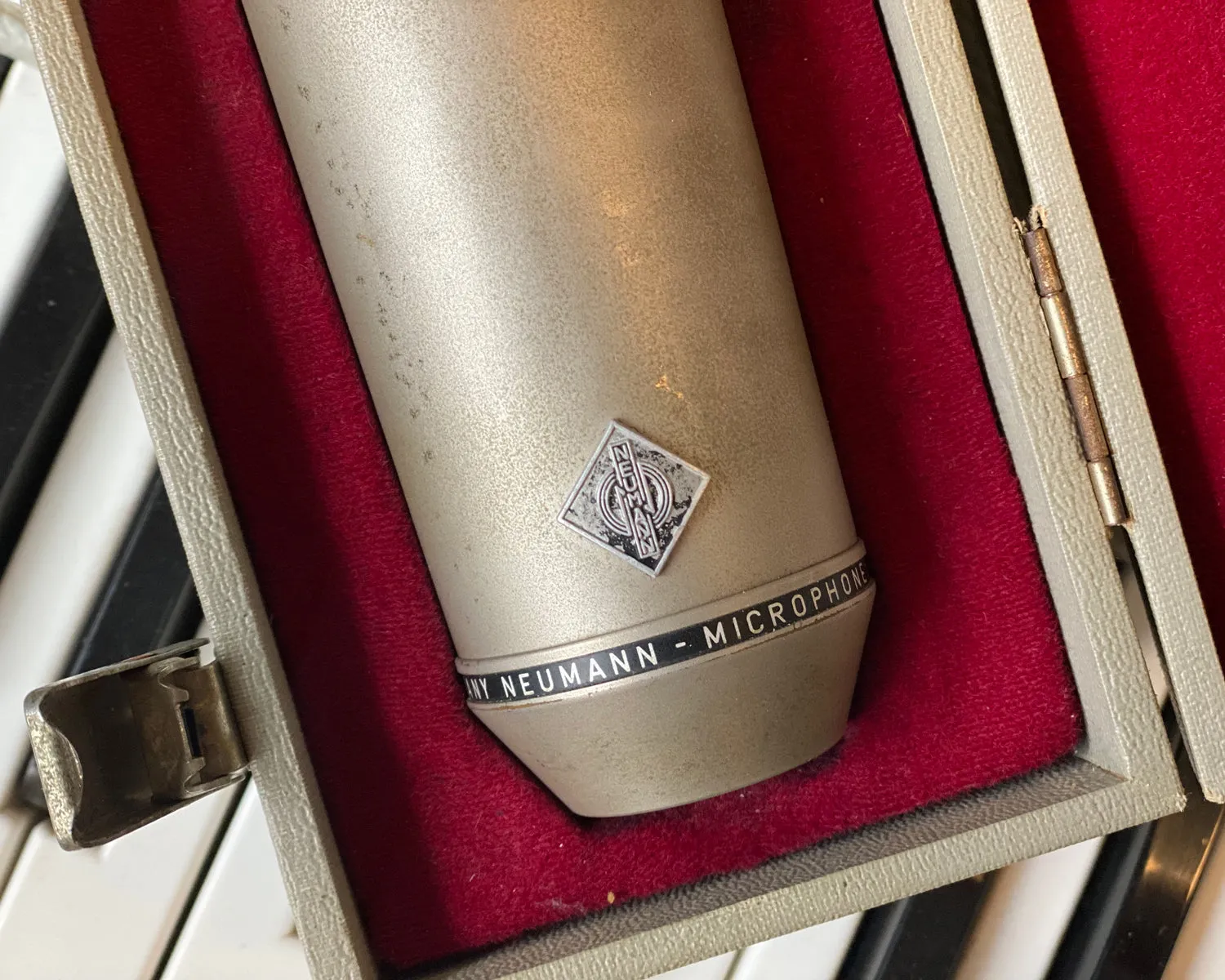 Neumann M 269 (U67) - Serviced by Wagner Microphones