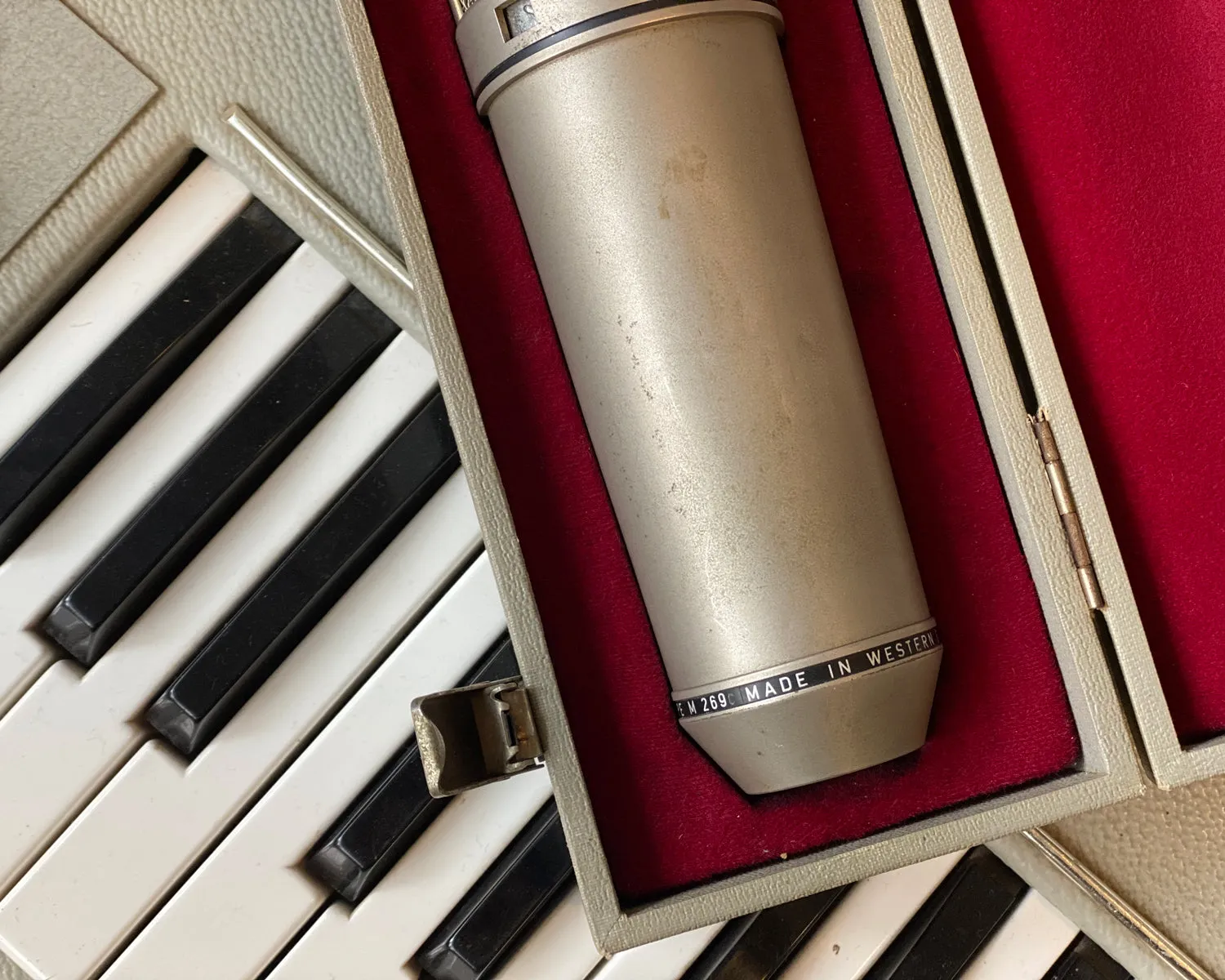 Neumann M 269 (U67) - Serviced by Wagner Microphones