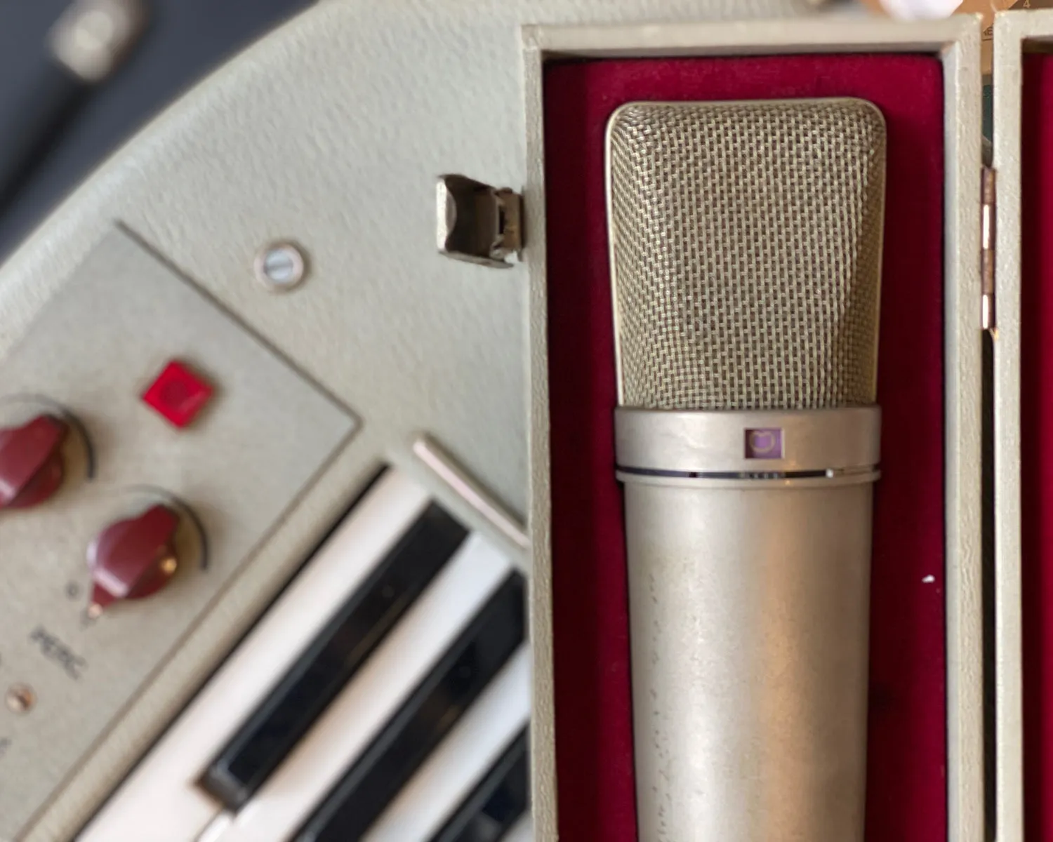 Neumann M 269 (U67) - Serviced by Wagner Microphones
