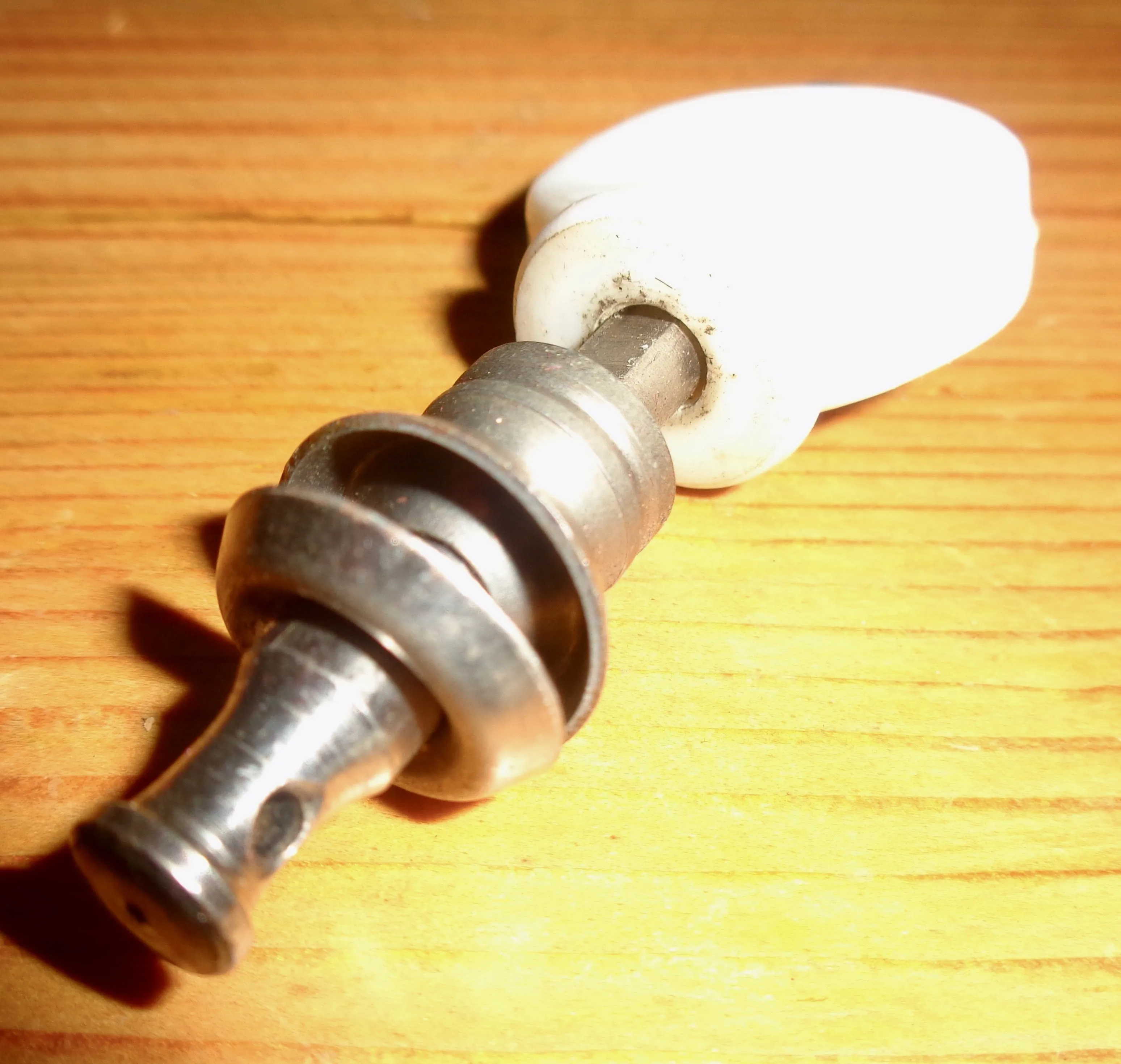 Vintage Set Of Four White Ukulele Tuning Pegs By Norville Group