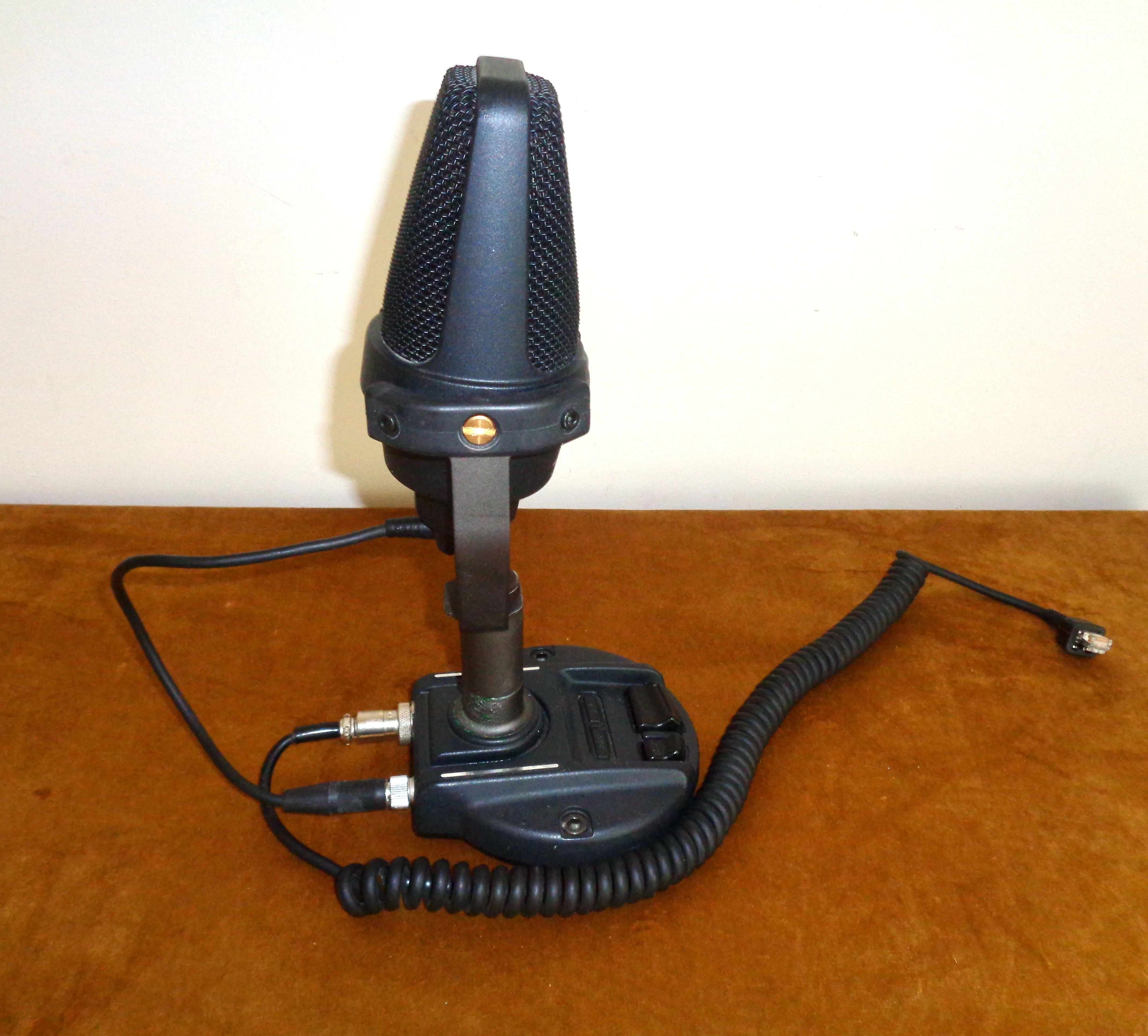 Yaesu MD-200 ABX UHF Desktop Dynamic Microphone