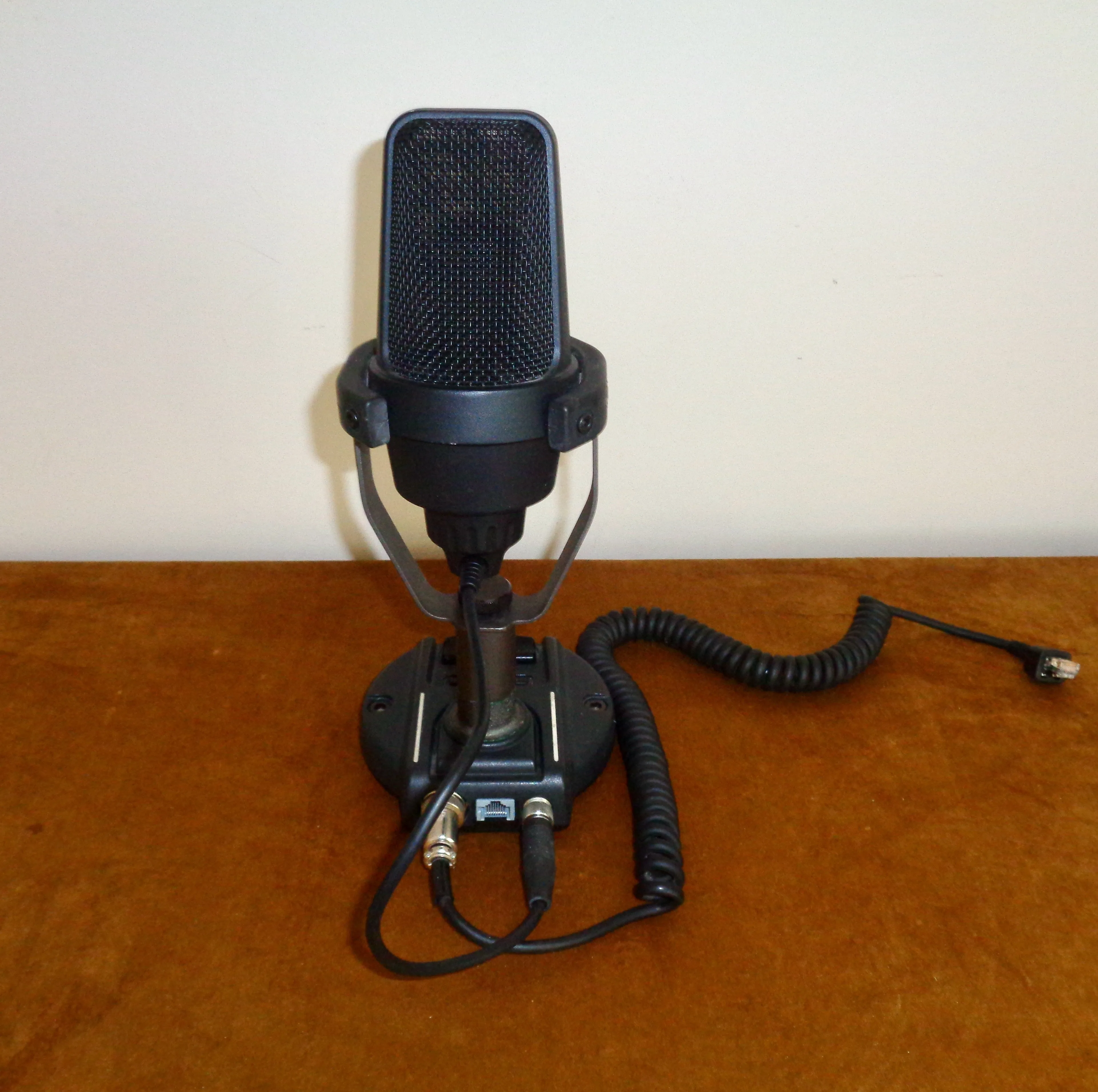 Yaesu MD-200 ABX UHF Desktop Dynamic Microphone